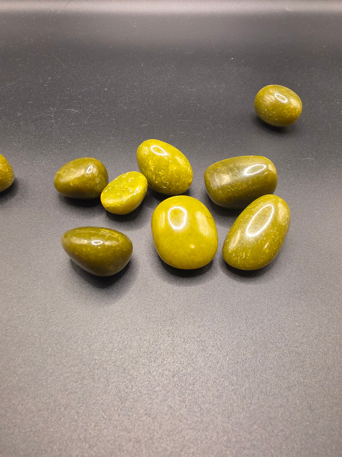 Olive Jade Tumble – 15 to 28gm