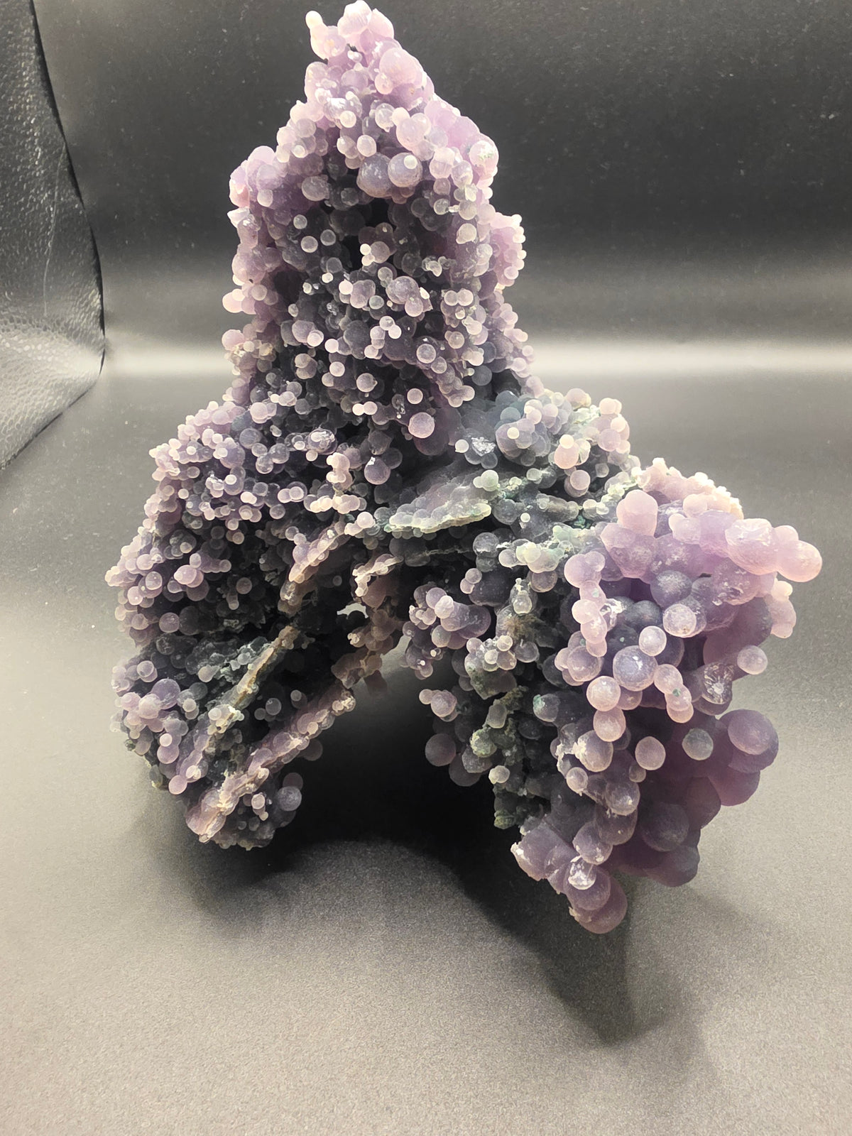 Natural Grape Agate Specimen – 1kg, Indonesia