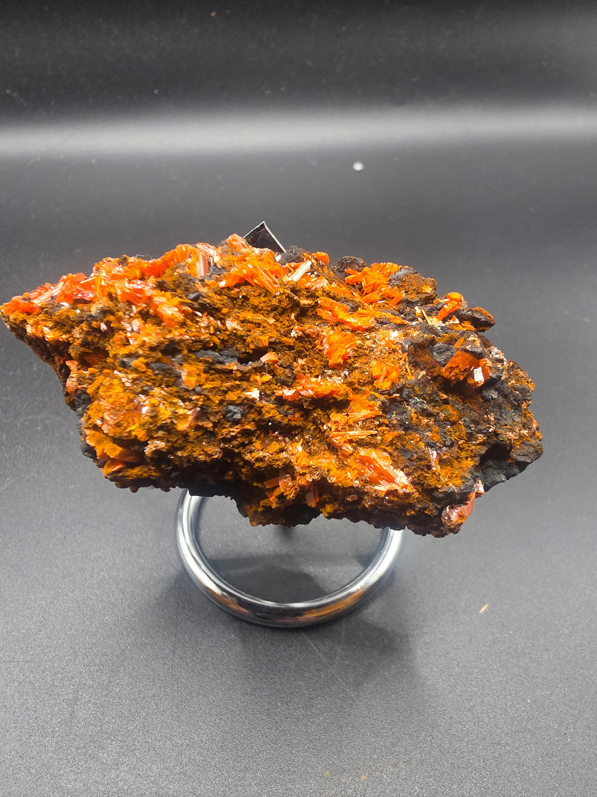Crocoite on Wulfenite and Basalt Matrix