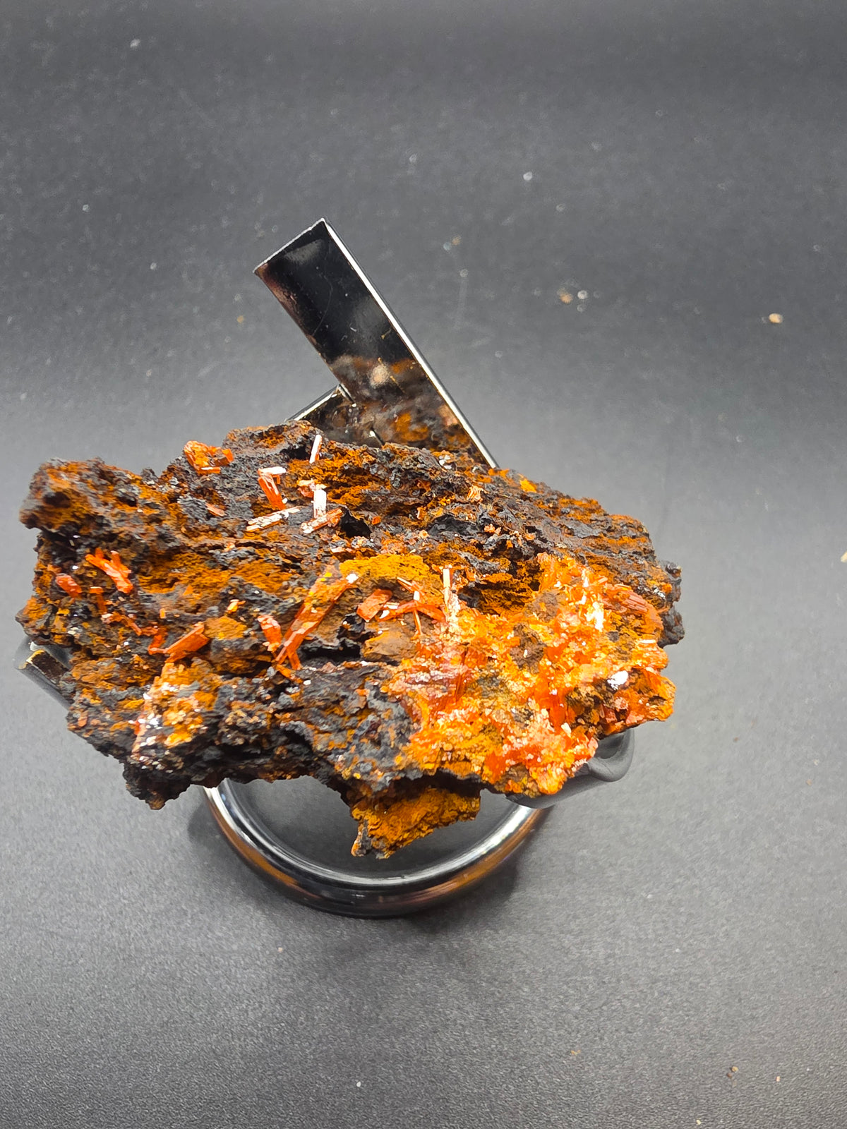 Crocoite on Mimetite