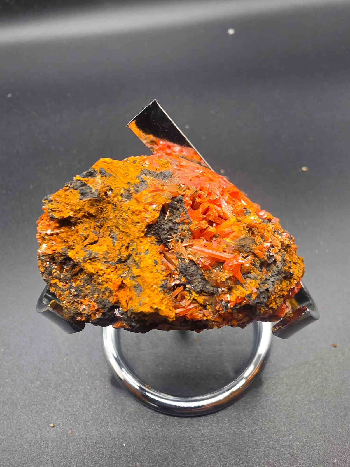 Crocoite on Matrix