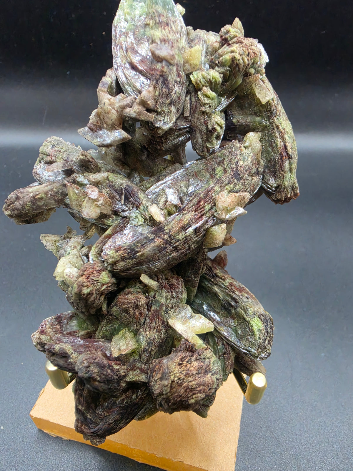 Stilbite and Heulandite Crystal Formation — India
