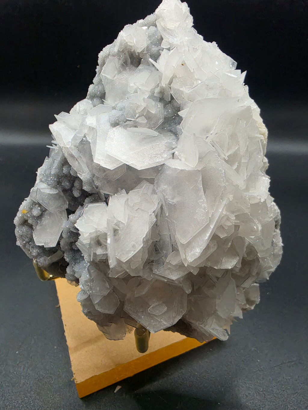 Fluorescent Multi-Crystalline Calcite Formation 388g
