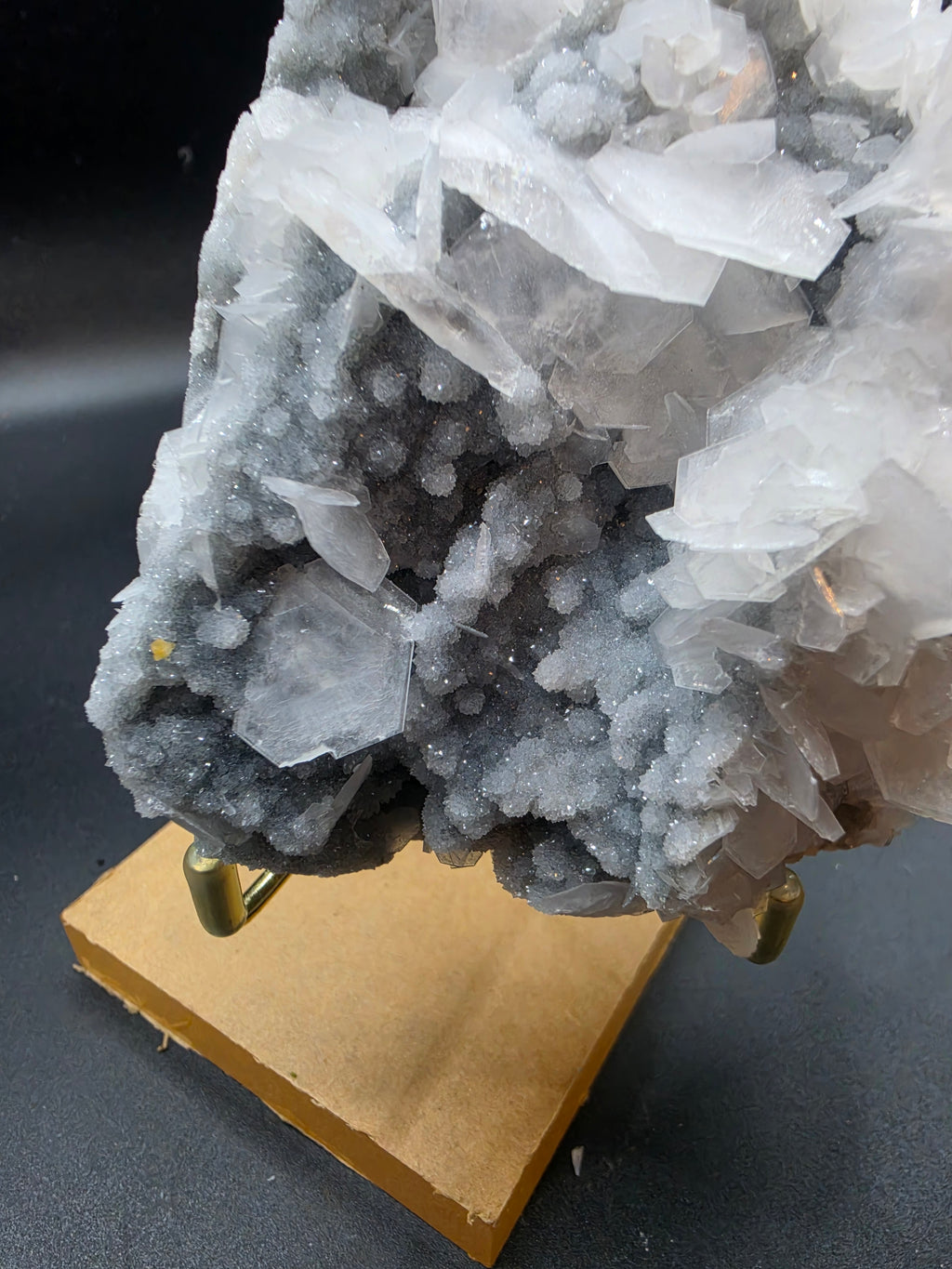 Fluorescent Multi-Crystalline Calcite Formation 388g