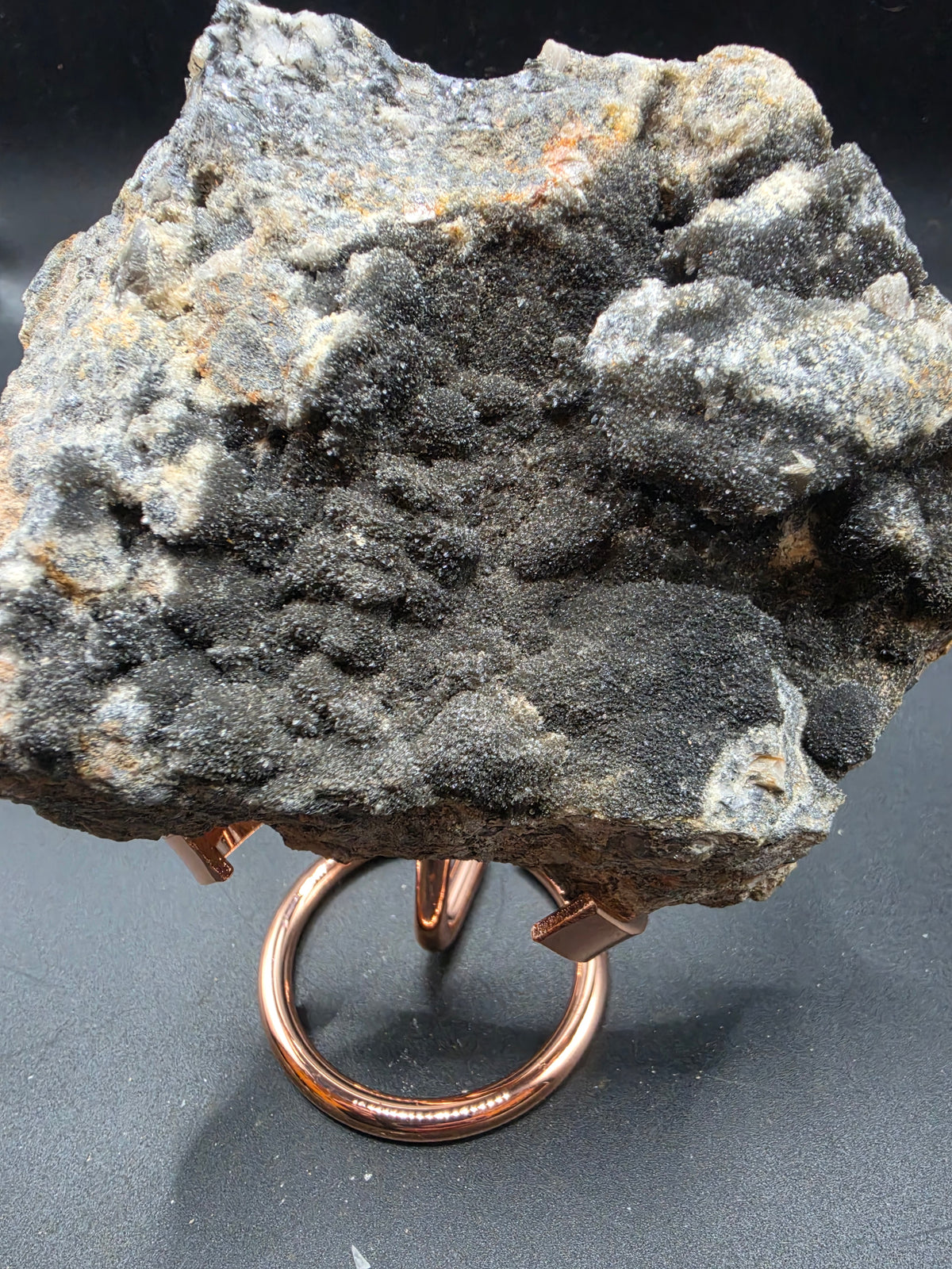 Mottramite with Pyrolusite and Ilvaite 553g
