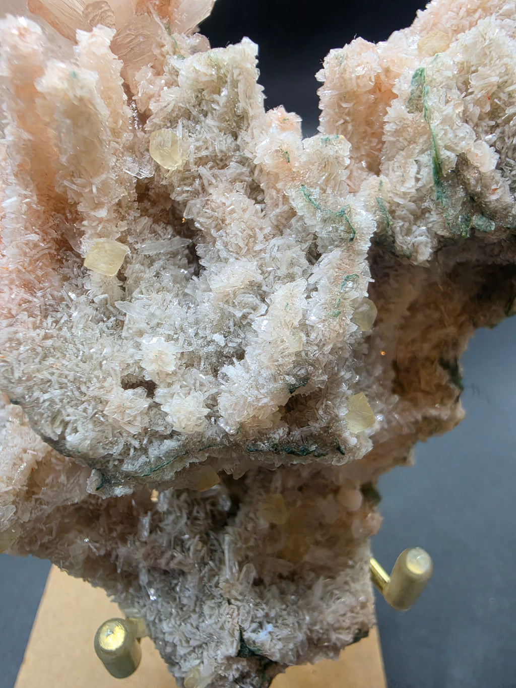 Stilbite, Heulandite and Zeolite Crystal Tapestry 143g