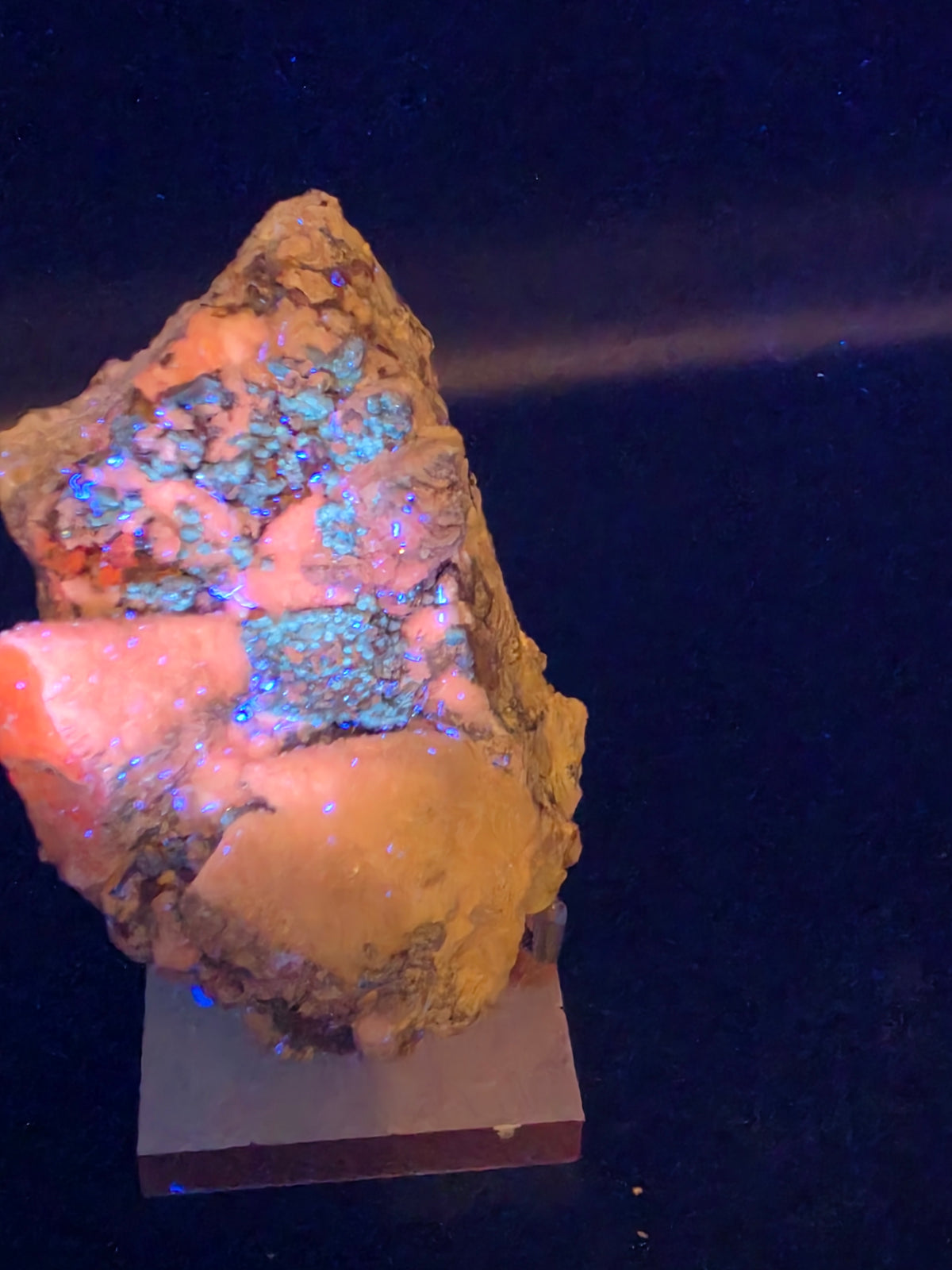 Siderite with Wavellite – Broken Hill, NSW | 500g Fluorescent Specimen