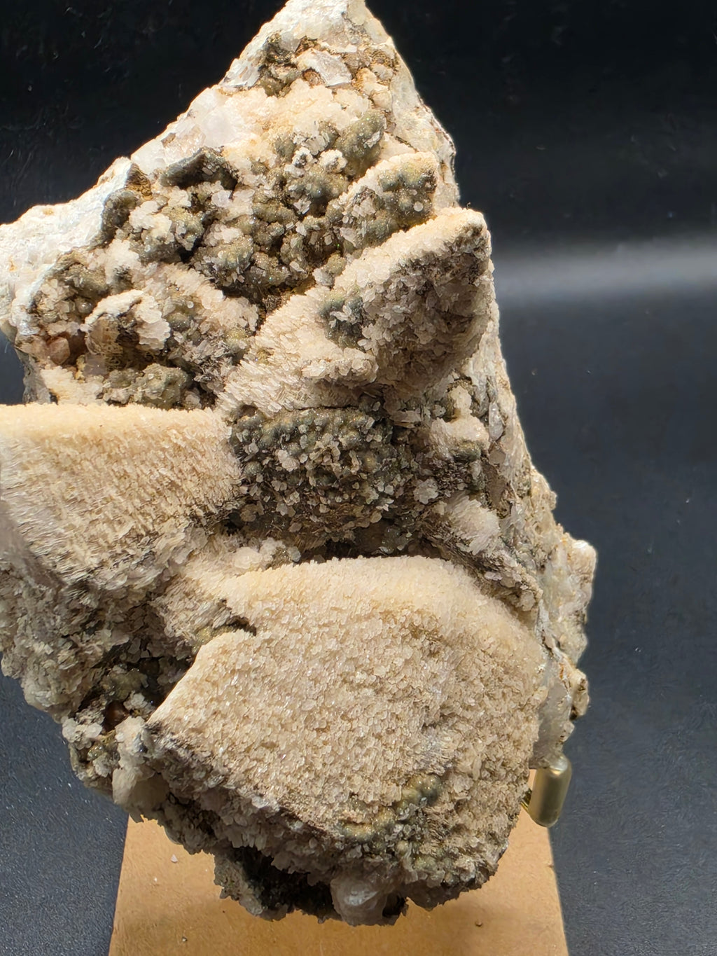 Siderite with Wavellite – Broken Hill, NSW | 500g Fluorescent Specimen