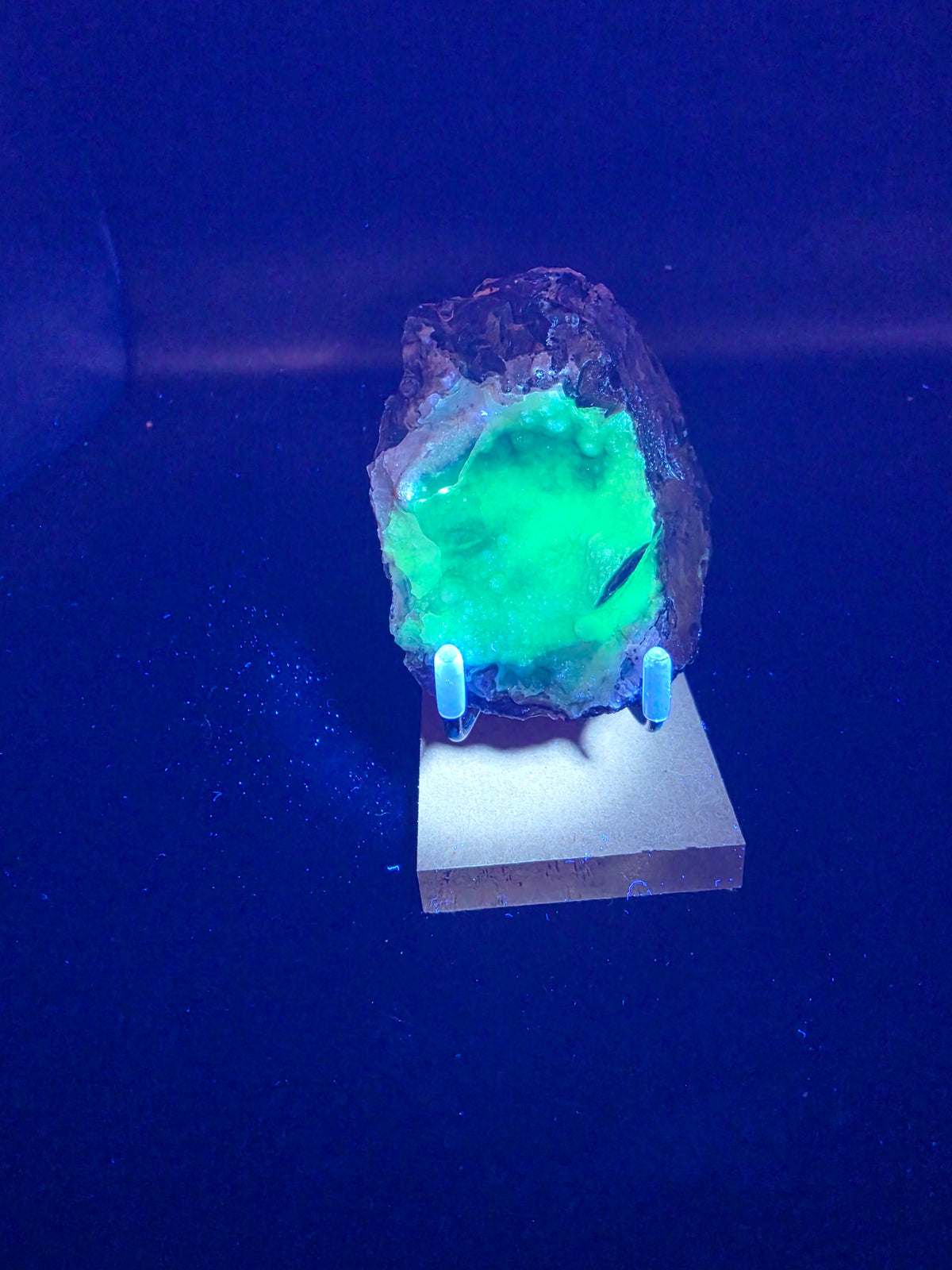 Chalcedony Quartz Geode from Juab County, Dugway Pass, Utah, 260 ct