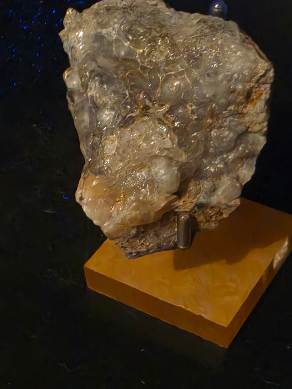 Hyalite Opal from Mexico, 870 ct