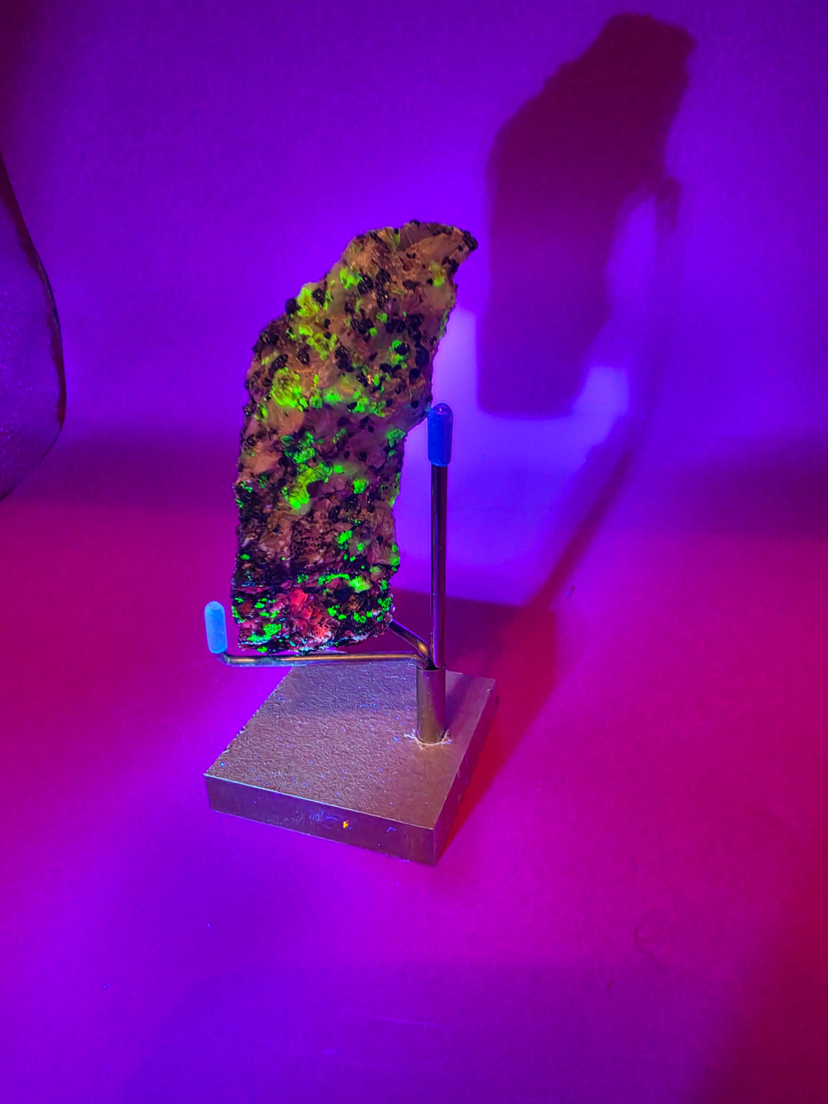 Authentic High-Quality Fluorescent Willemite Calcite from Franklin, New Jersey, 800 g