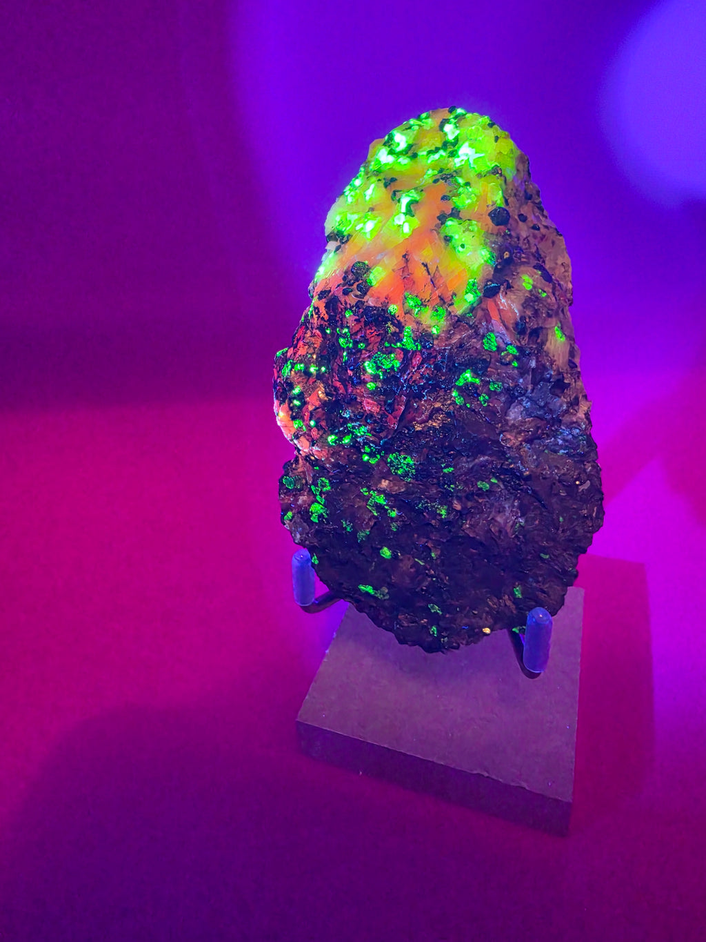 Authentic High-Quality Fluorescent Willemite Calcite from Franklin, New Jersey, 800 g