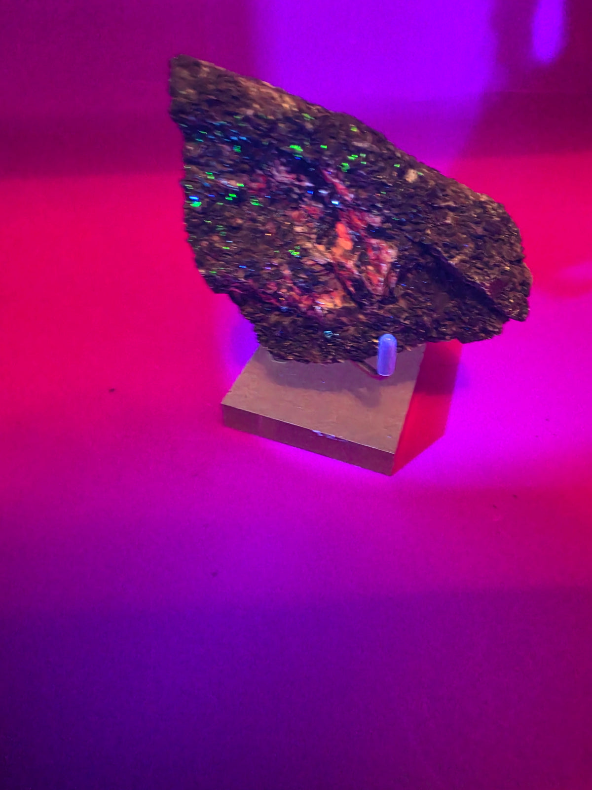 Authentic Fluorescent Willemite Calcite, 800 g