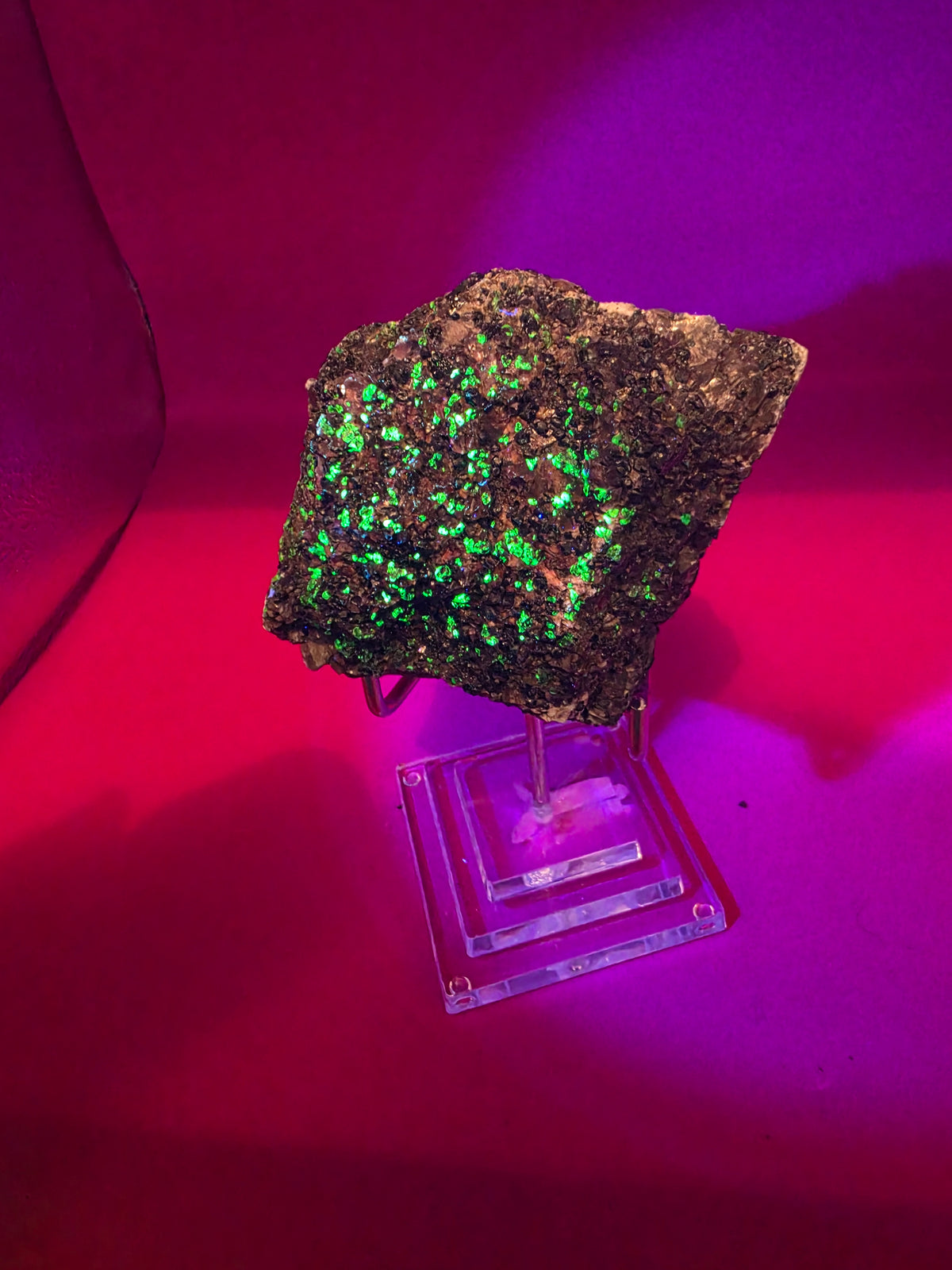 Authentic High-Quality Fluorescent Willemite Calcite from Franklin, New Jersey, 200 g