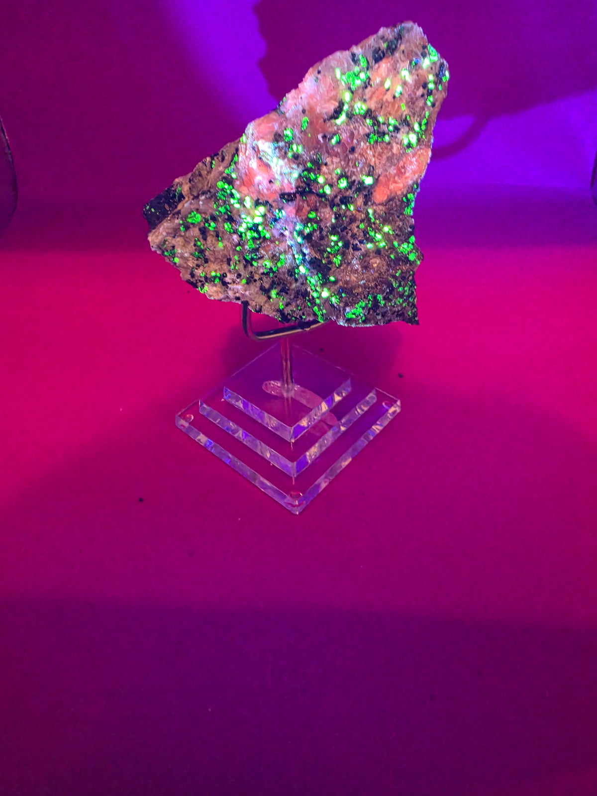 Fluorescent Willemite Calcite from Franklin, New Jersey